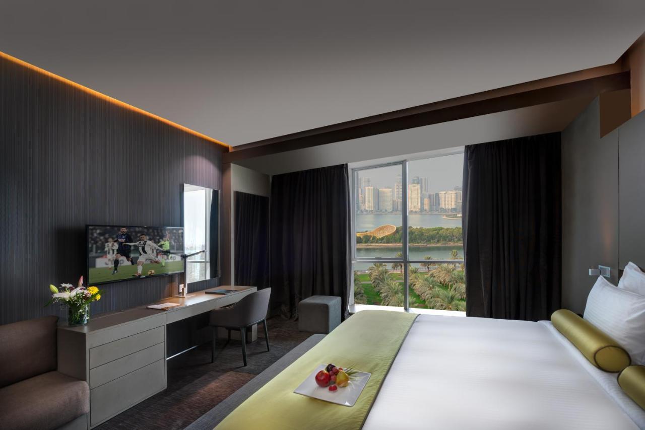 Hotel 72 Sharjah Waterfront Esterno foto